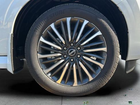 Used 2025 Nissan Armada Platinum Reserve AWD/4WD image 37