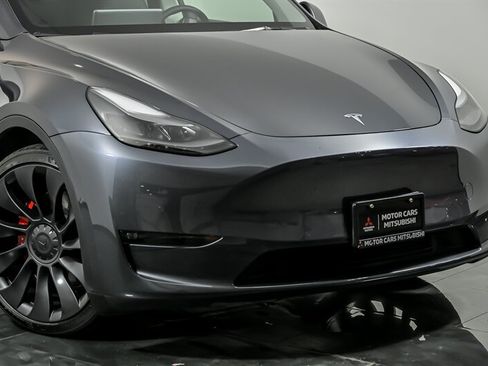 Used 2022 Tesla Model Y Performance AWD/4WD image 2