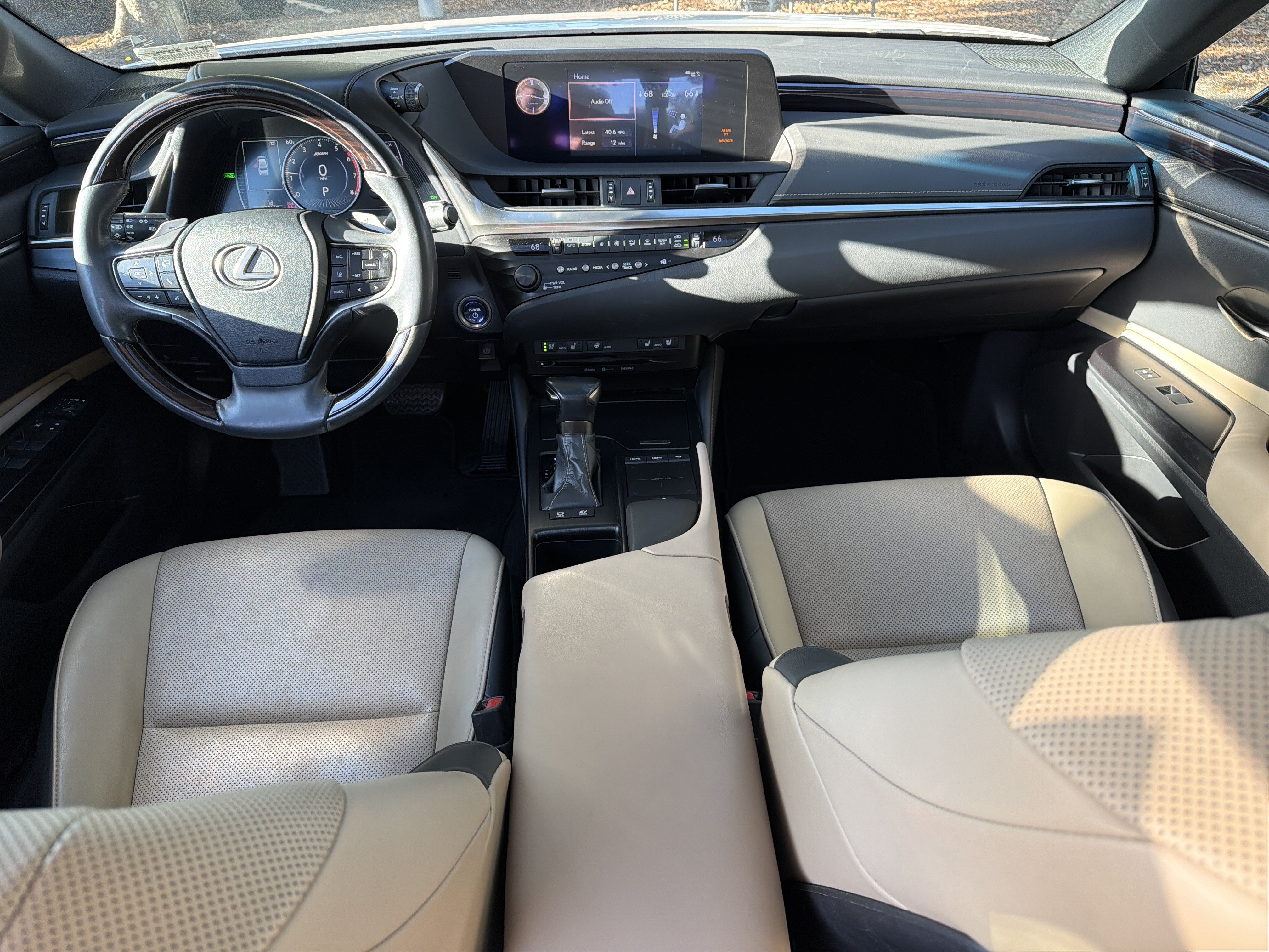Certified 2020 Lexus ES 300h w/ Premium Package FWD image 33