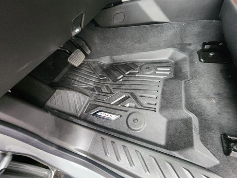 Used 2025 GMC Canyon AT4 w/ AT4X Package image 16