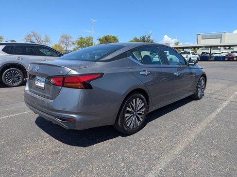 Used 2024 Nissan Altima 2.5 SV FWD image 6