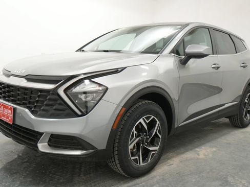 Used 2023 Kia Sportage LX AWD/4WD image 3