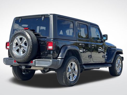 Used 2022 Jeep Wrangler Unlimited Sahara w/ Dual Top Group image 32