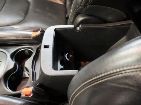 Used 2015 Jeep Cherokee Limited image 22