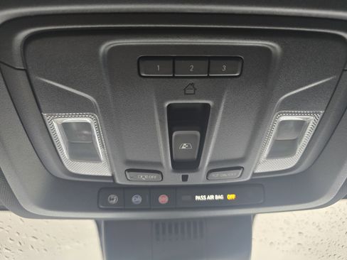 Used 2022 Chevrolet Silverado 1500 ZR2 w/ Technology Package image 34