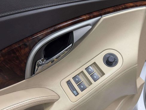 Used 2012 Buick LaCrosse Premium image 12