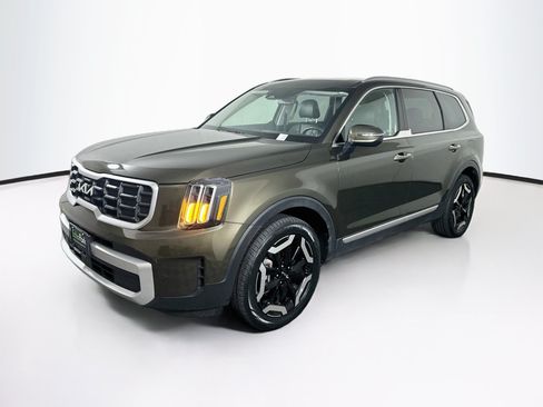 Used 2025 Kia Telluride S FWD image 3