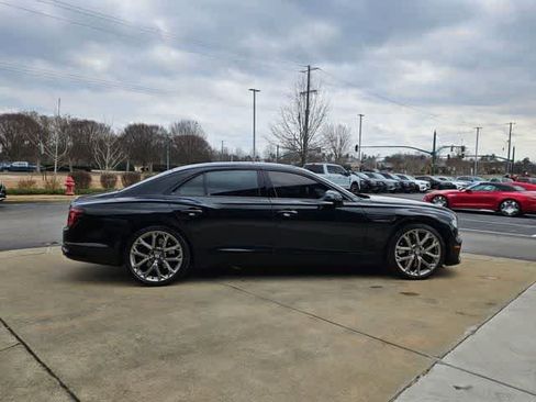 Used 2024 Bentley Flying Spur W12 image 9