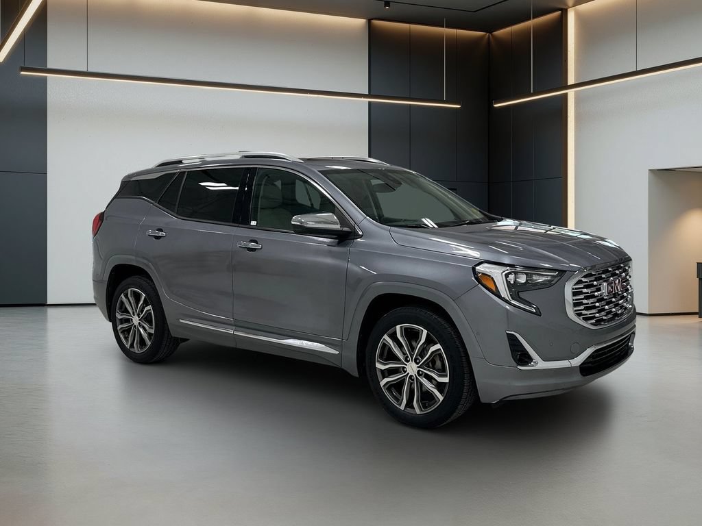Used 2020 GMC Terrain Denali w/ Denali Premium Package FWD image 8
