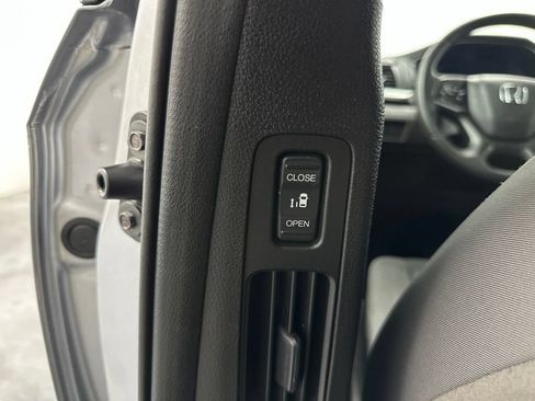 Used 2020 Honda Odyssey EX image 17