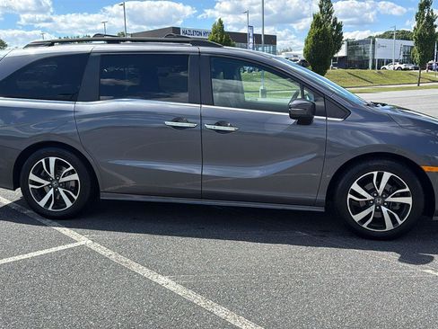 Used 2022 Honda Odyssey Touring image 3