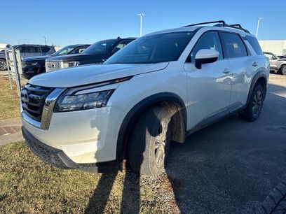Used 2024 Nissan Pathfinder SV