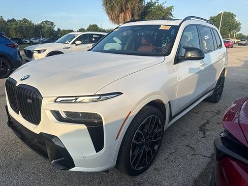 Used 2026 BMW X7 M60i AWD/4WD image 4
