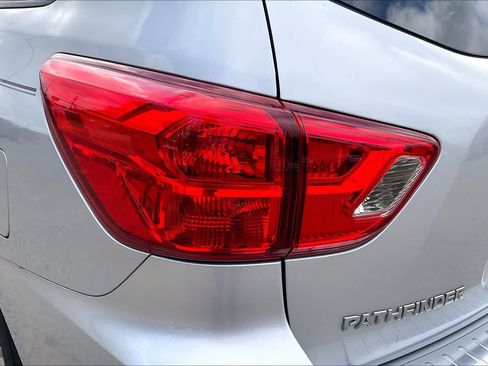 Used 2017 Nissan Pathfinder SL w/ SL Tech Package FWD image 29