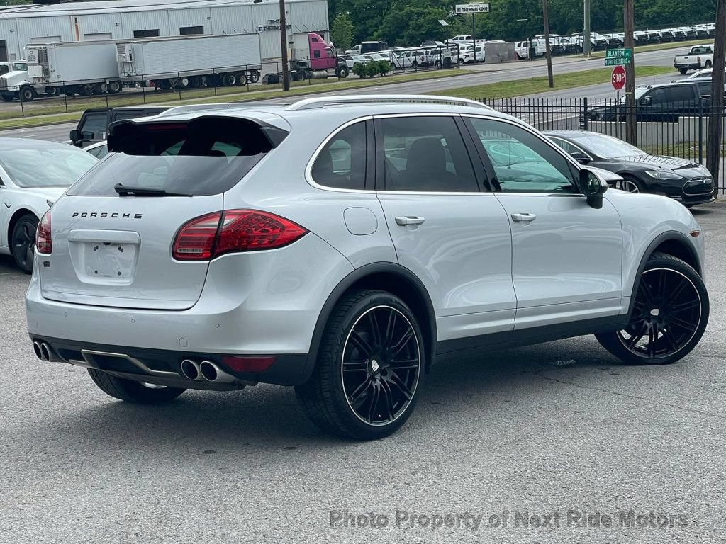 Used 2011 Porsche Cayenne AWD/4WD image 2