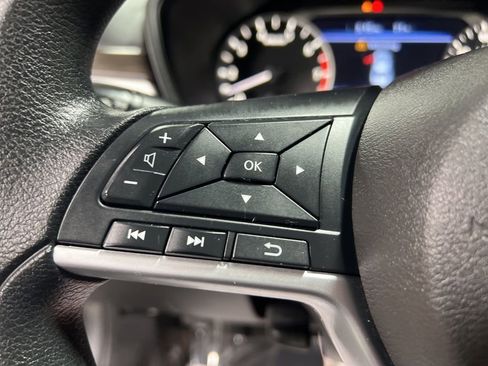 Used 2024 Nissan Altima 2.5 SV FWD image 31