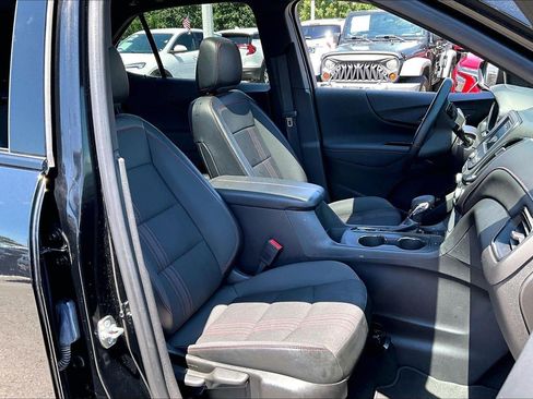Used 2024 Chevrolet Equinox RS AWD/4WD image 7