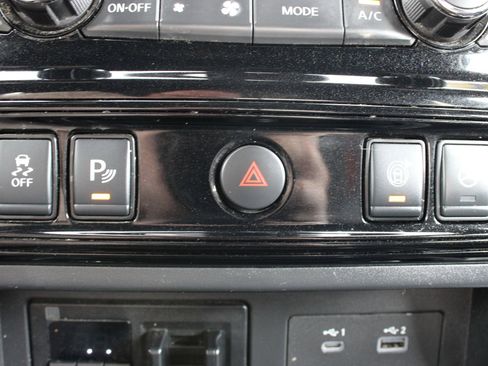 Used 2021 Nissan Titan PRO-4X w/ Pro-4x Convenience Package AWD/4WD image 48