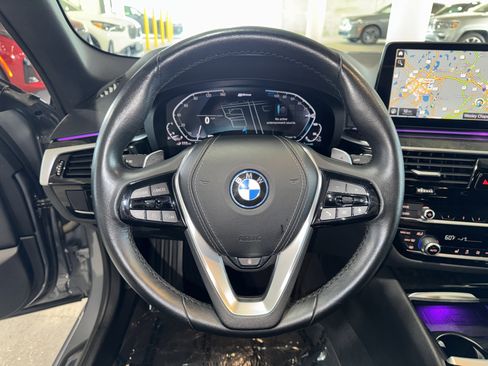 Used 2023 BMW 530e w/ Premium Package RWD image 21