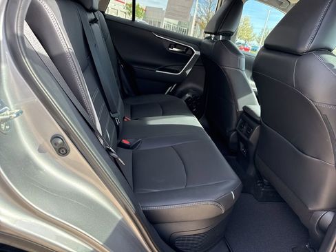 Used 2020 Toyota RAV4 Limited image 17