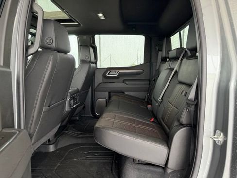 Used 2025 Chevrolet Silverado 1500 High Country AWD/4WD image 13