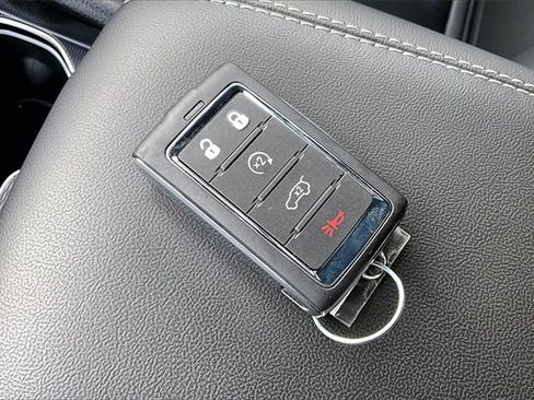 New 2025 Jeep Grand Cherokee Limited w/ Trailer Tow Package image 32