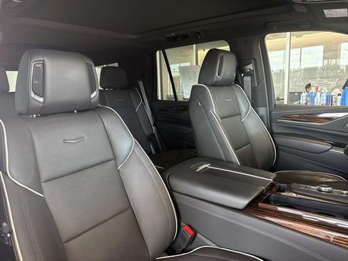 Certified 2023 Cadillac Escalade Premium Luxury w/ Performance Package AWD/4WD image 22