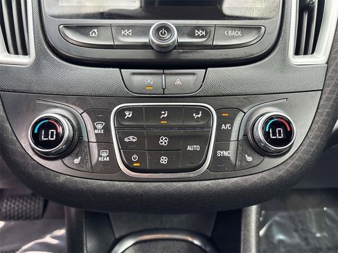 Used 2024 Chevrolet Malibu LT image 25