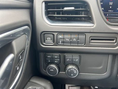 Used 2024 Chevrolet Tahoe LT AWD/4WD image 25
