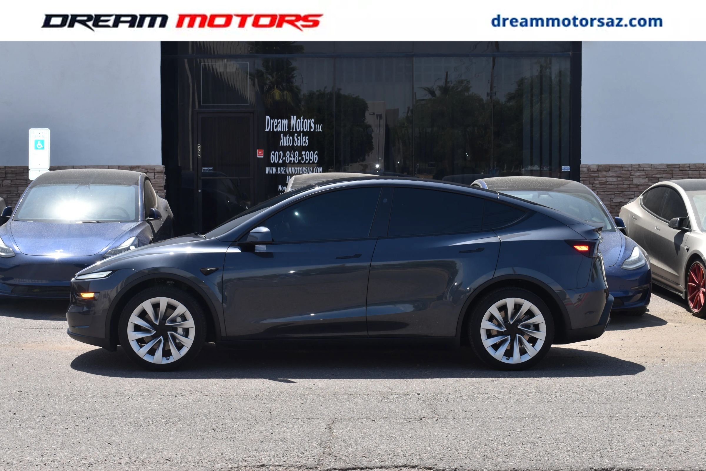 Used 2026 Tesla Model Y 2WD image 1