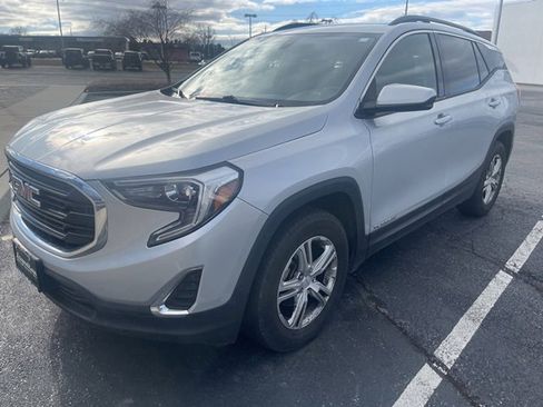 Used 2018 GMC Terrain SLE w/ Driver Convenience Package image 3
