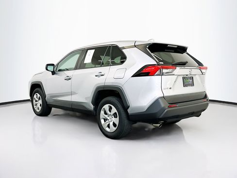 Used 2022 Toyota RAV4 LE image 5