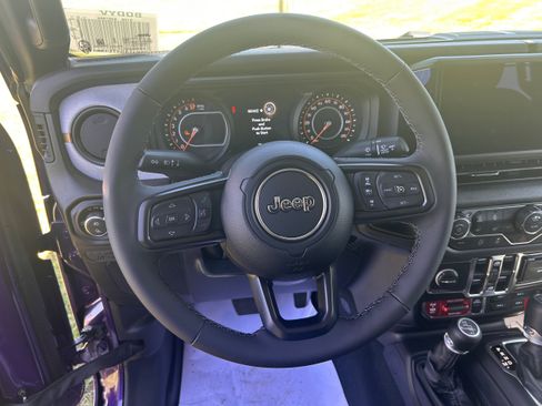 New 2026 Jeep Gladiator Sport AWD/4WD image 9