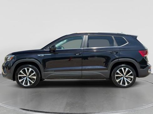 Used 2023 Volkswagen Taos SE FWD image 7