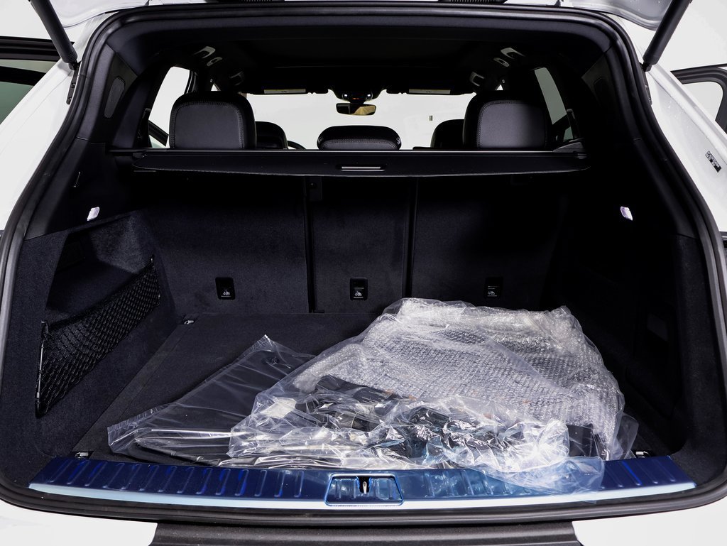 Certified 2025 Porsche Cayenne AWD/4WD image 16