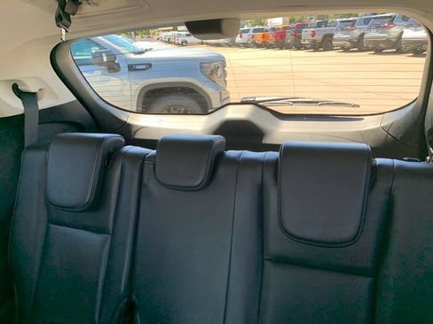 Used 2022 Subaru Ascent Touring AWD/4WD image 17