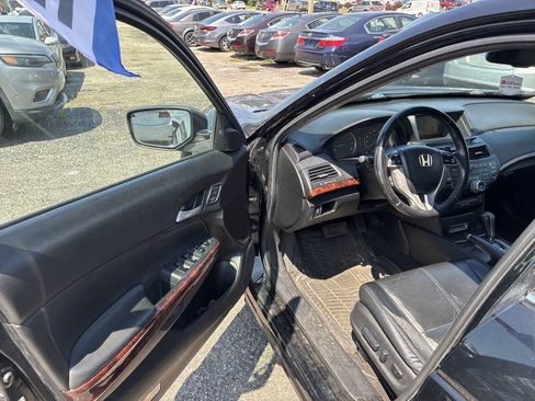 Used 2010 Honda Crosstour EX-L image 11