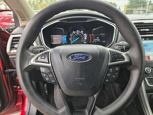 Used 2017 Ford Fusion SE w/ Fusion SE Technology Package FWD image 23