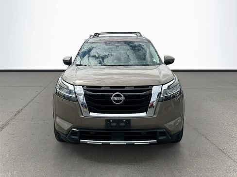 Used 2024 Nissan Pathfinder Platinum w/ Cargo Package AWD/4WD image 2