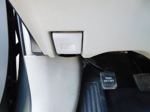 Used 2012 Toyota Camry LE image 24