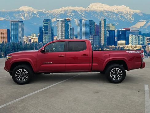 Used 2022 Toyota Tacoma TRD Sport image 5