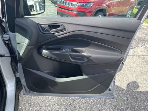 Used 2018 Ford Escape S image 21