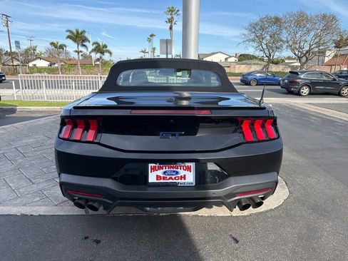 Used 2025 Ford Mustang GT Premium image 12