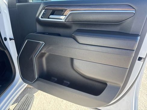 Used 2024 Chevrolet Silverado 2500 LT image 26