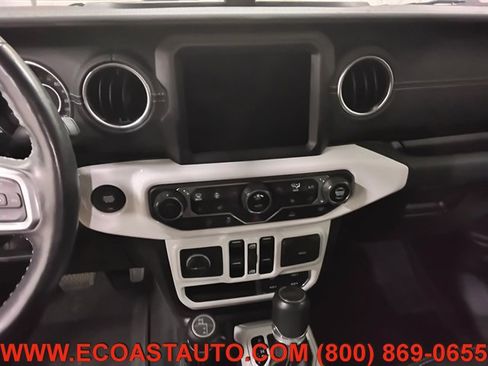 Used 2021 Jeep Gladiator Overland w/ Popular Equipment Package AWD/4WD image 12