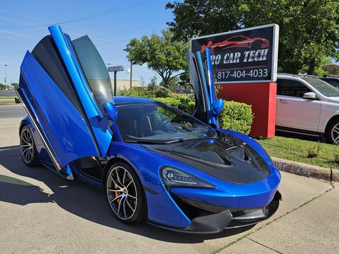 Used 2019 McLaren 570S Spider image 9