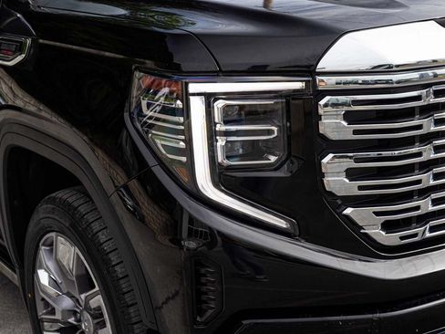 Used 2023 GMC Sierra 1500 Denali w/ Denali Reserve Package AWD/4WD image 38