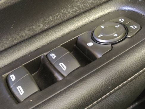 Used 2024 GMC Terrain SLE FWD image 27