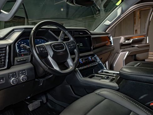 Used 2024 GMC Sierra 3500 Denali w/ Denali Reserve Package image 17