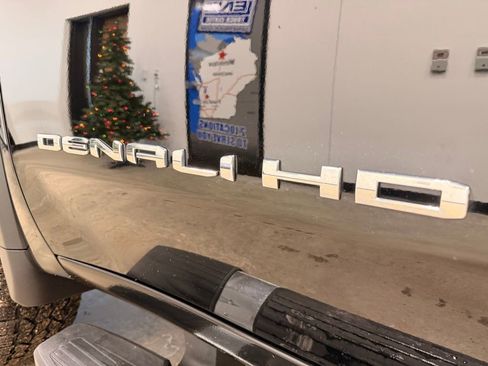 Used 2023 GMC Sierra 2500 Denali image 26